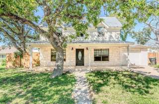 106 Green Meadows Ln Fredericksburg TX