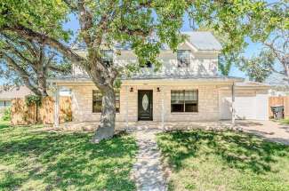 106 Green Meadows Ln Fredericksburg TX