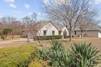 132 W Creekview Dr Fredericksburg TX