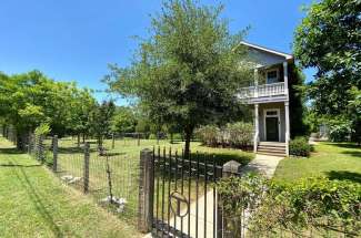 210 W Park St Fredericksburg TX